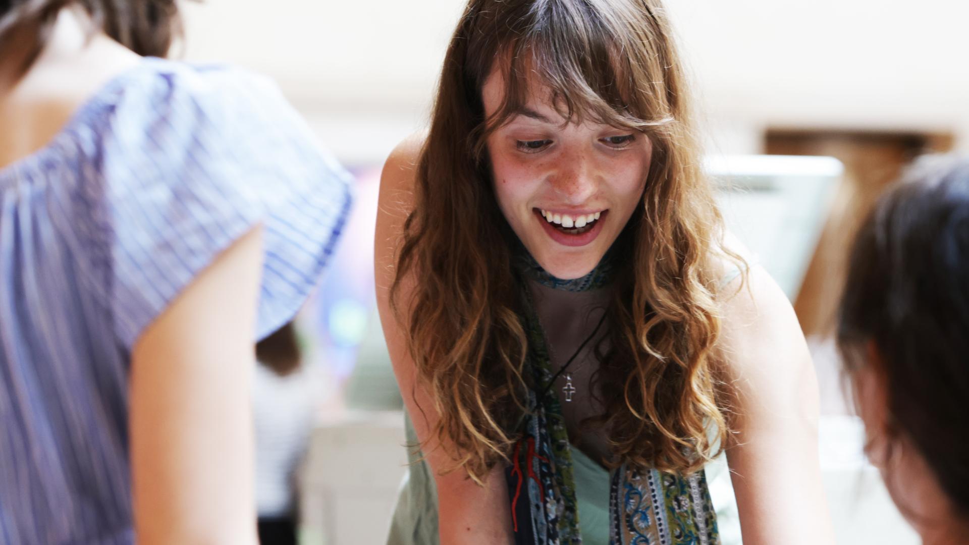  A young woman volunteering at Oxford Open Doors