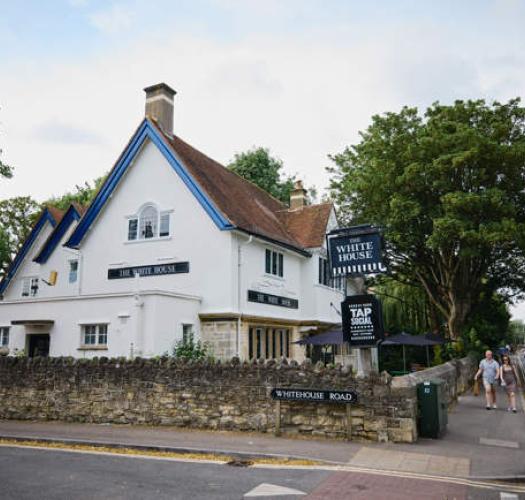 white house pub