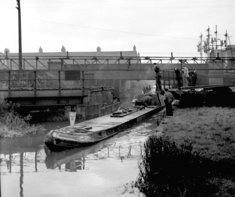 Black and white image of the Rewley Road Swing Bridge