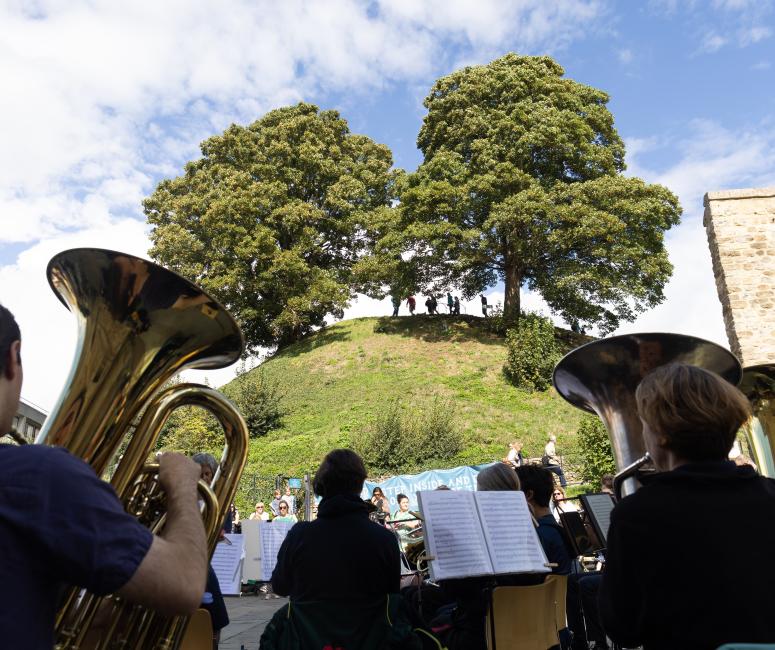 Mound with music
