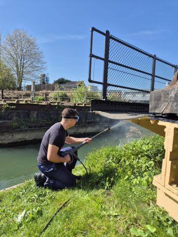 Spraying the Swingbridge