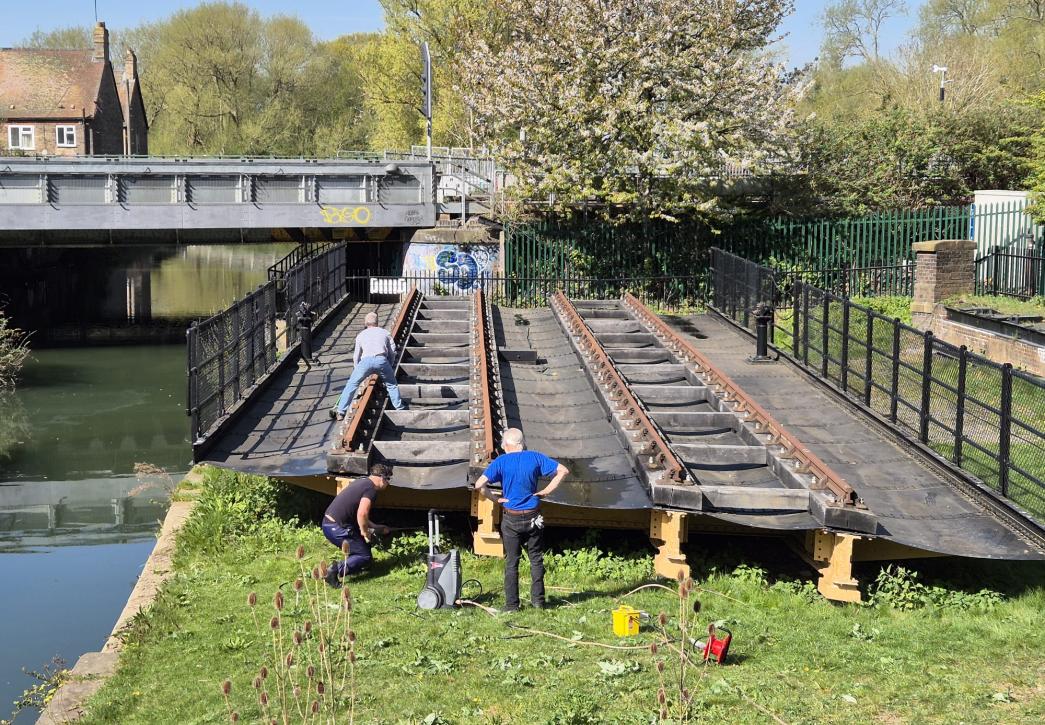 Swingbridge
