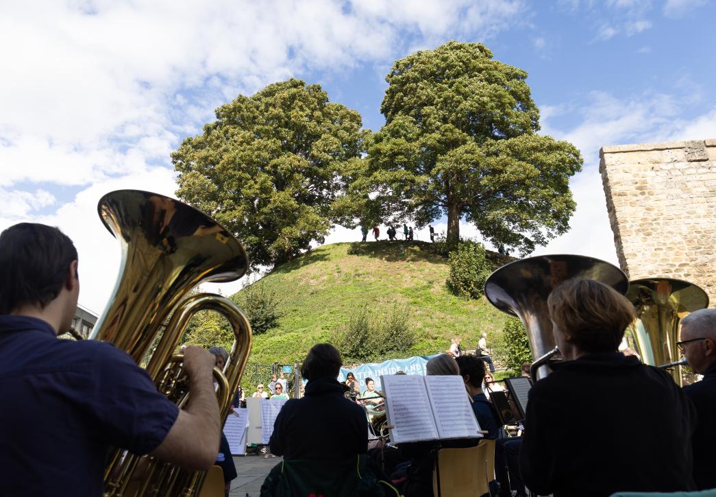 Mound with music